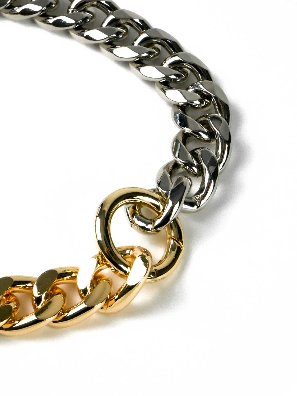 Blicky Chain BILLIE CHAIN – SISTER EPIC