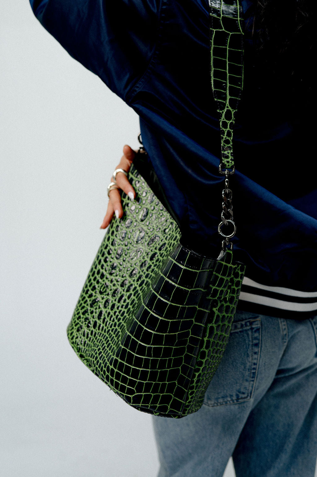 PENNY BUCKET BAG | NEON PINE